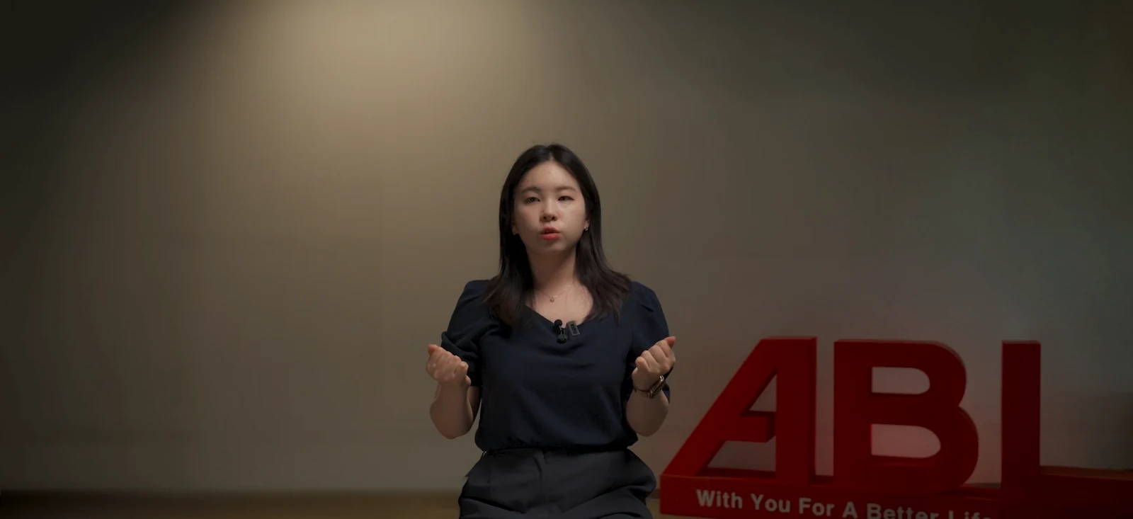ABL생명 인사 담당자의 인터뷰와 ABL 로고